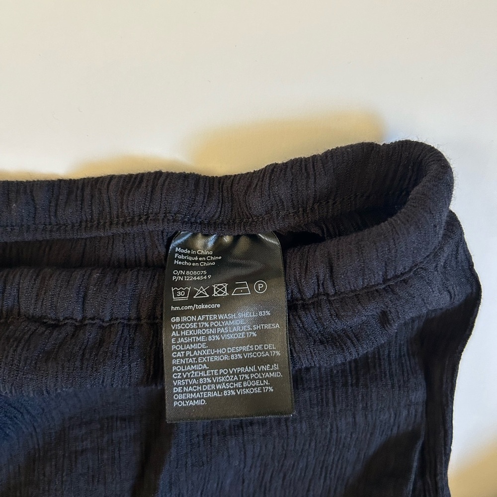 H&M Crinkled Black Women's Pants Size M - Picture 6 of 7
